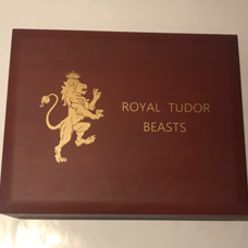 Großbritannien - Sammlerbox für Serie Tudor Beasts Silber- und Goldmünzen